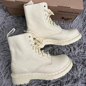 Dr Martens Virginia 1460 Pascal in Toile Cream US5/UK3